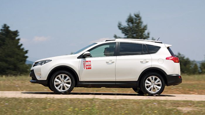Υψηλότατα επίπεδα άνεσης για το Toyota RAV4, η ανάρτηση του οποίου 
αμβλύνει αποτελεσματικά τις ανωμαλίες του οδοστρώματος.
